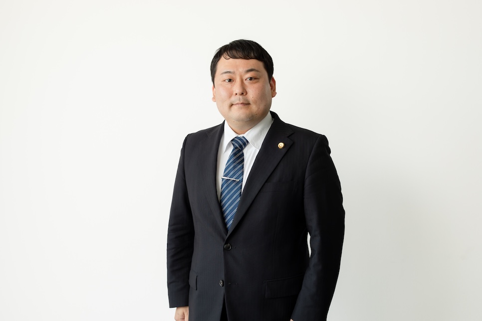 弁護士 小塩文也